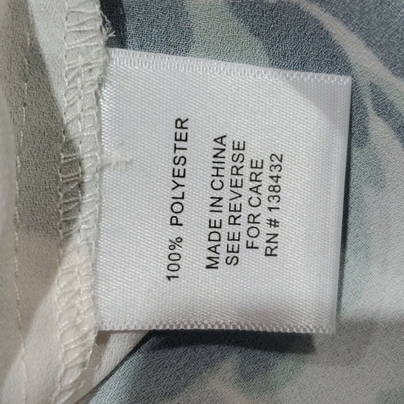 Modcloth nwt light floral purple and green ruffle trim short sleeve - Picture 6 of 6